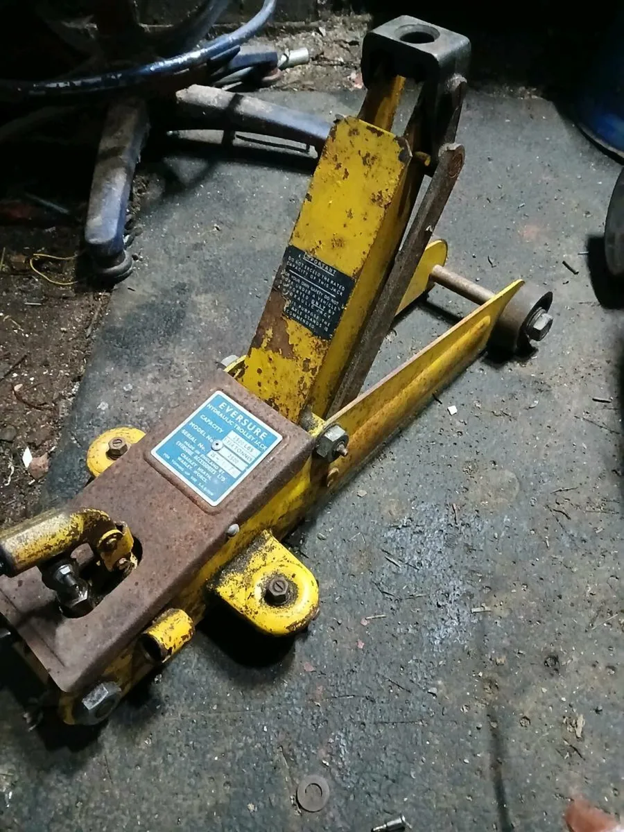 Big trolley jack 1 ton half working perfect - Image 2