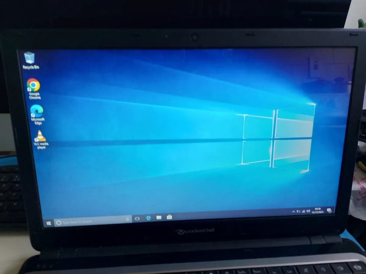 Packard Bell 15.6 Laptop, EasyNote TE69KB, 8GB 1TB - Image 1