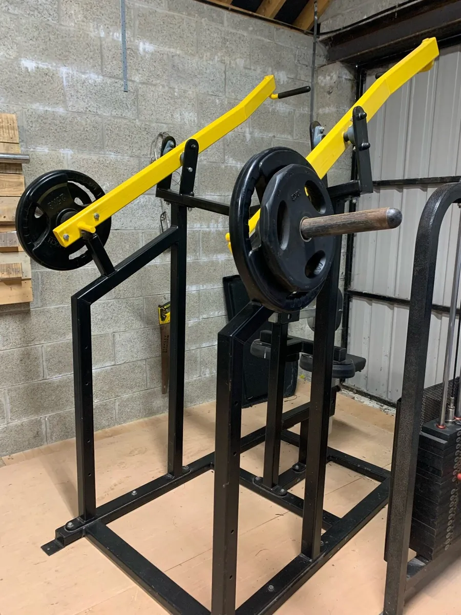 Lat pulldown - Image 2