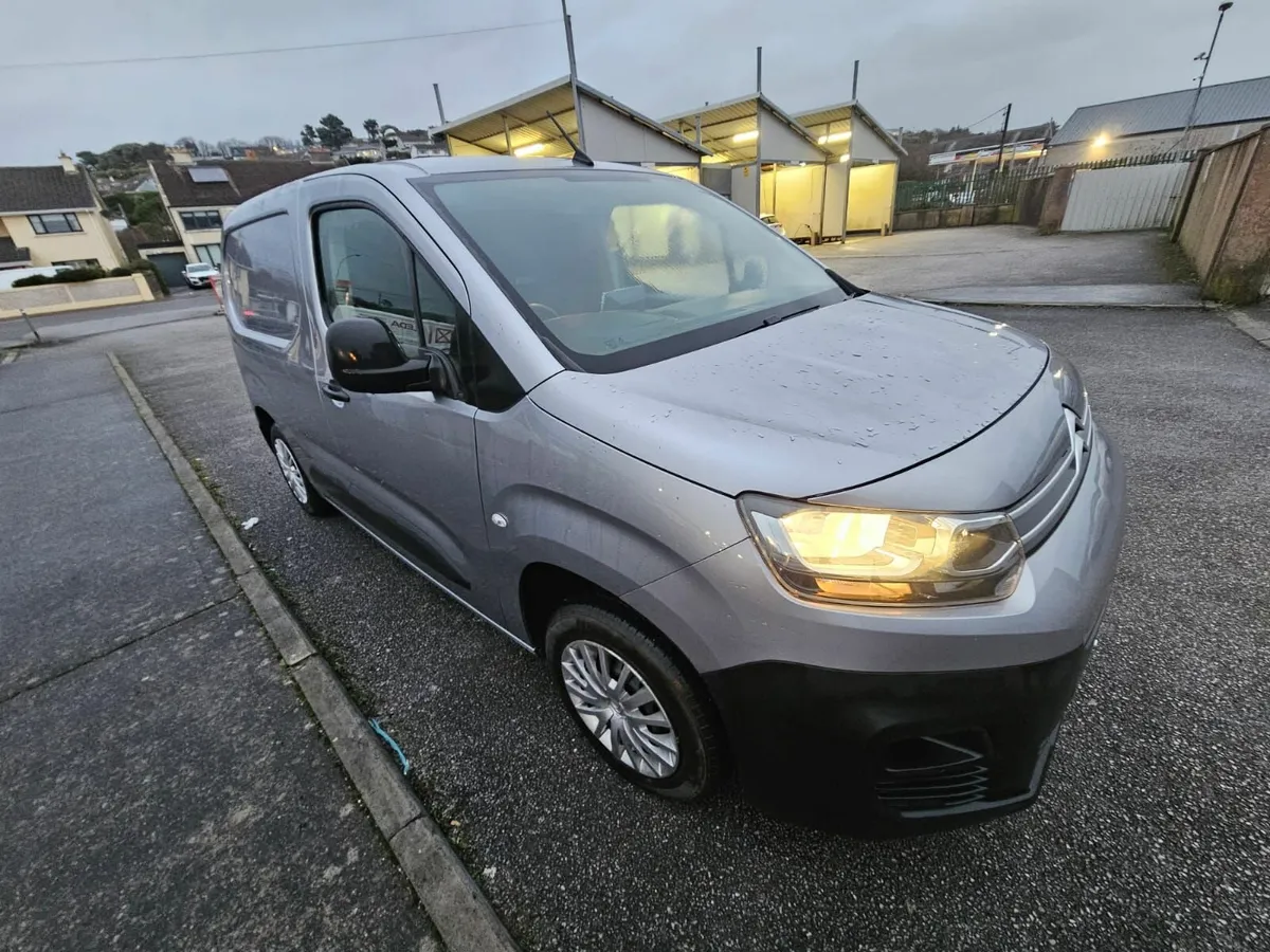 Citroen Berlingo 2021 - Image 2