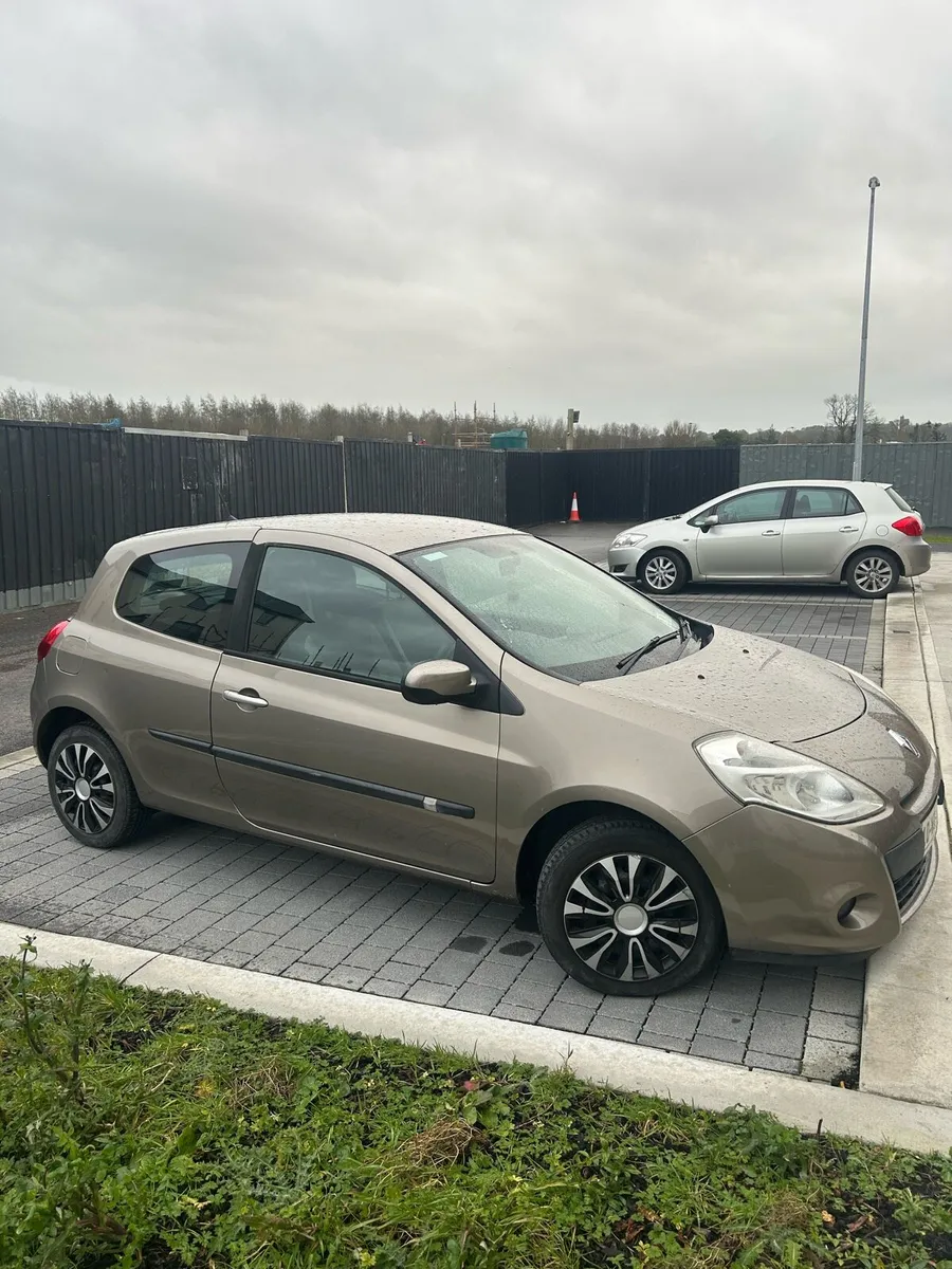 Renault Clio 1.2L 3 Door 2010 - Image 3