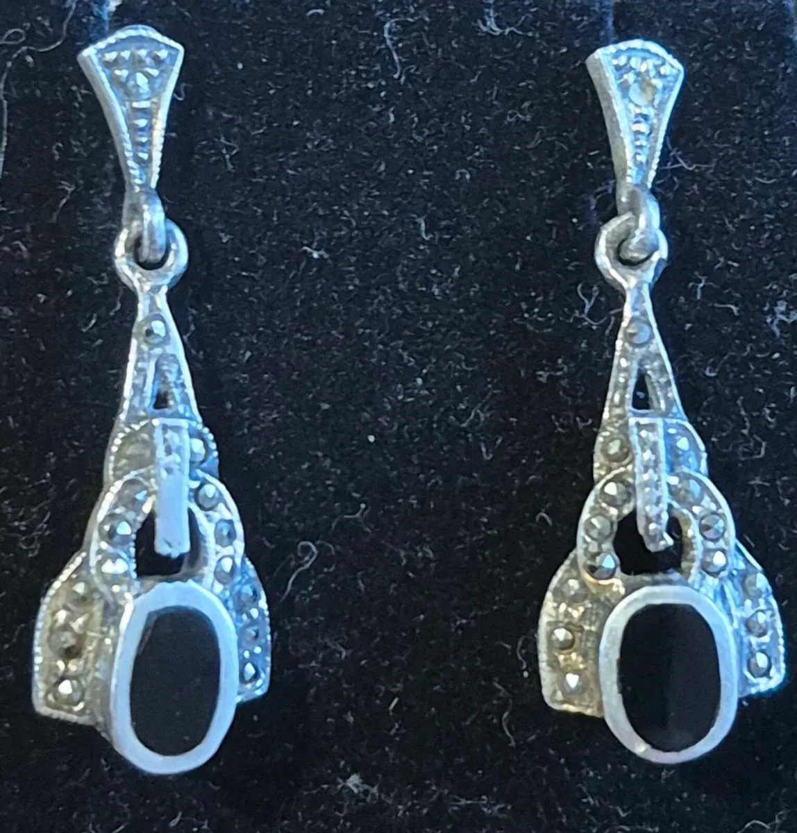 925 Silver, Marcasite & Onyx Earrings & Brooch - Image 2