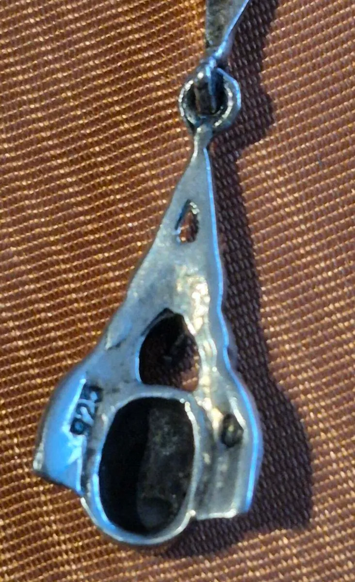 925 Silver, Marcasite & Onyx Earrings & Brooch - Image 4