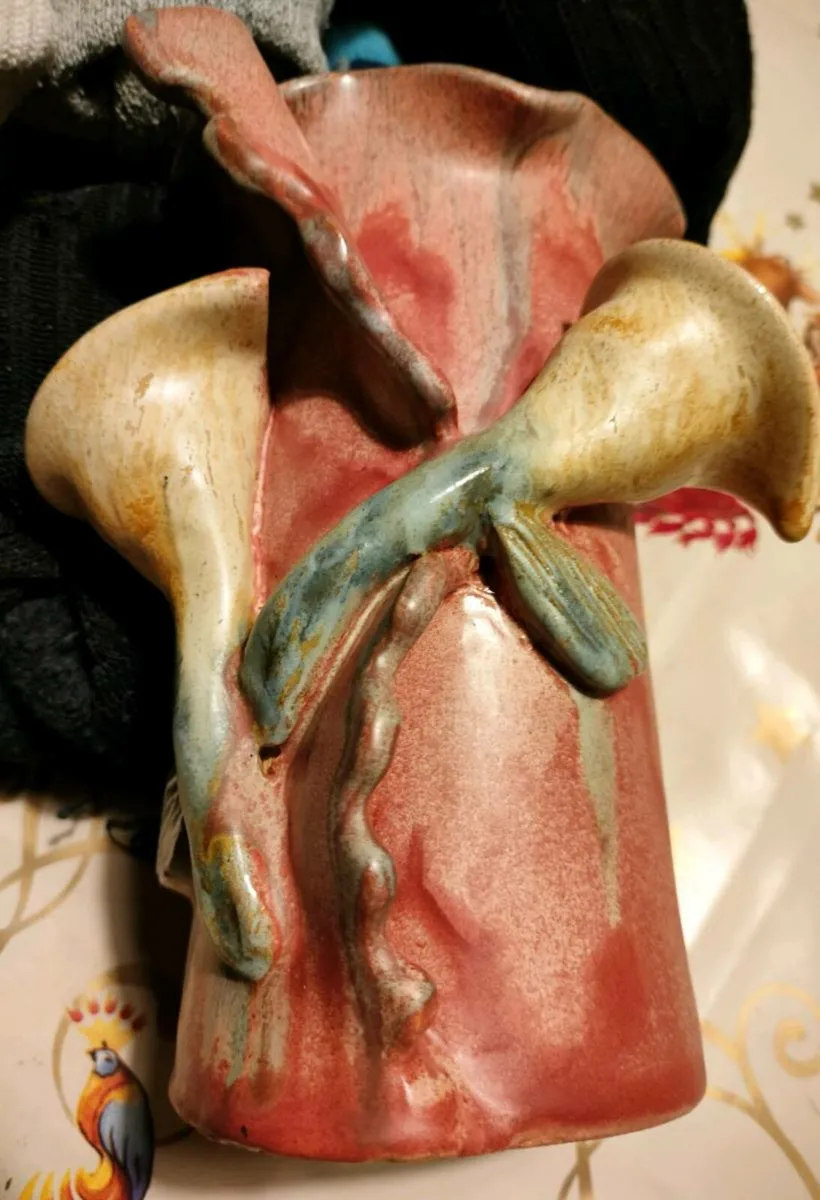 Elderbush Irish pottery 2 Vases. Perfect condition - Image 2