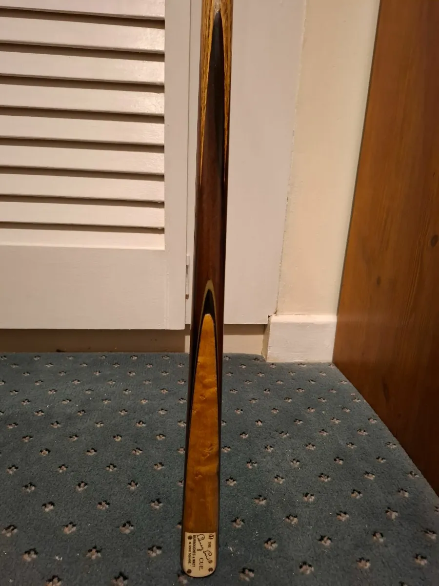 BURROUGHS & WATT SNOOKER CUE WITH HANDCRAFTED CASE - Image 1