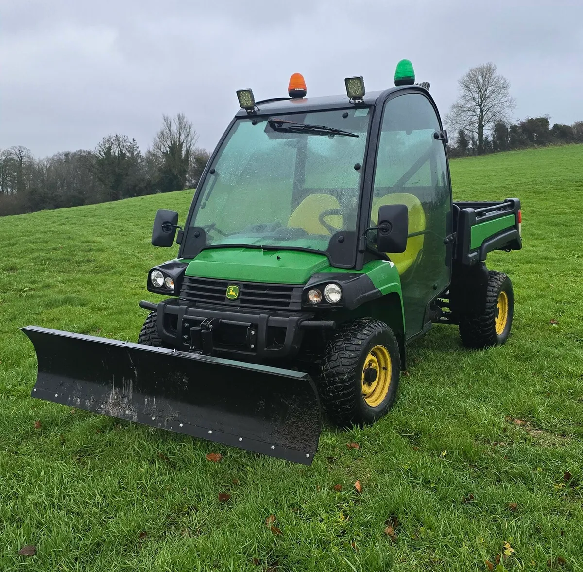 6ft John Deere snow plough - Image 1