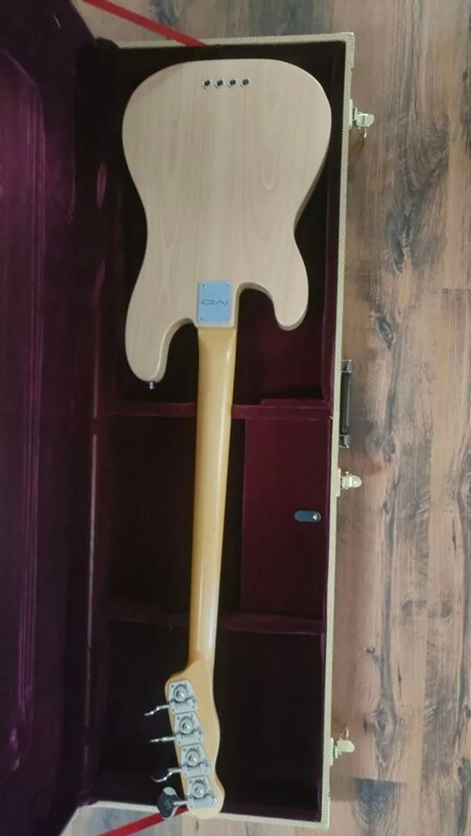 51 P Bass Custom Precision - Image 3