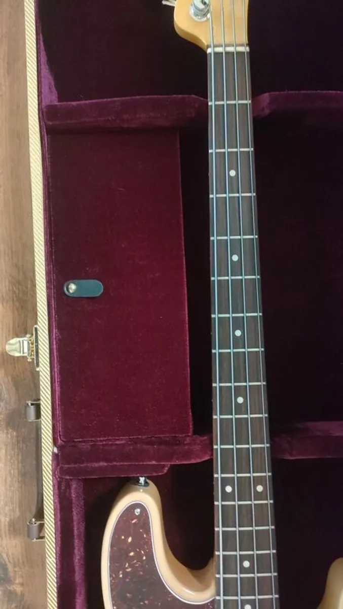 51 P Bass Custom Precision - Image 4