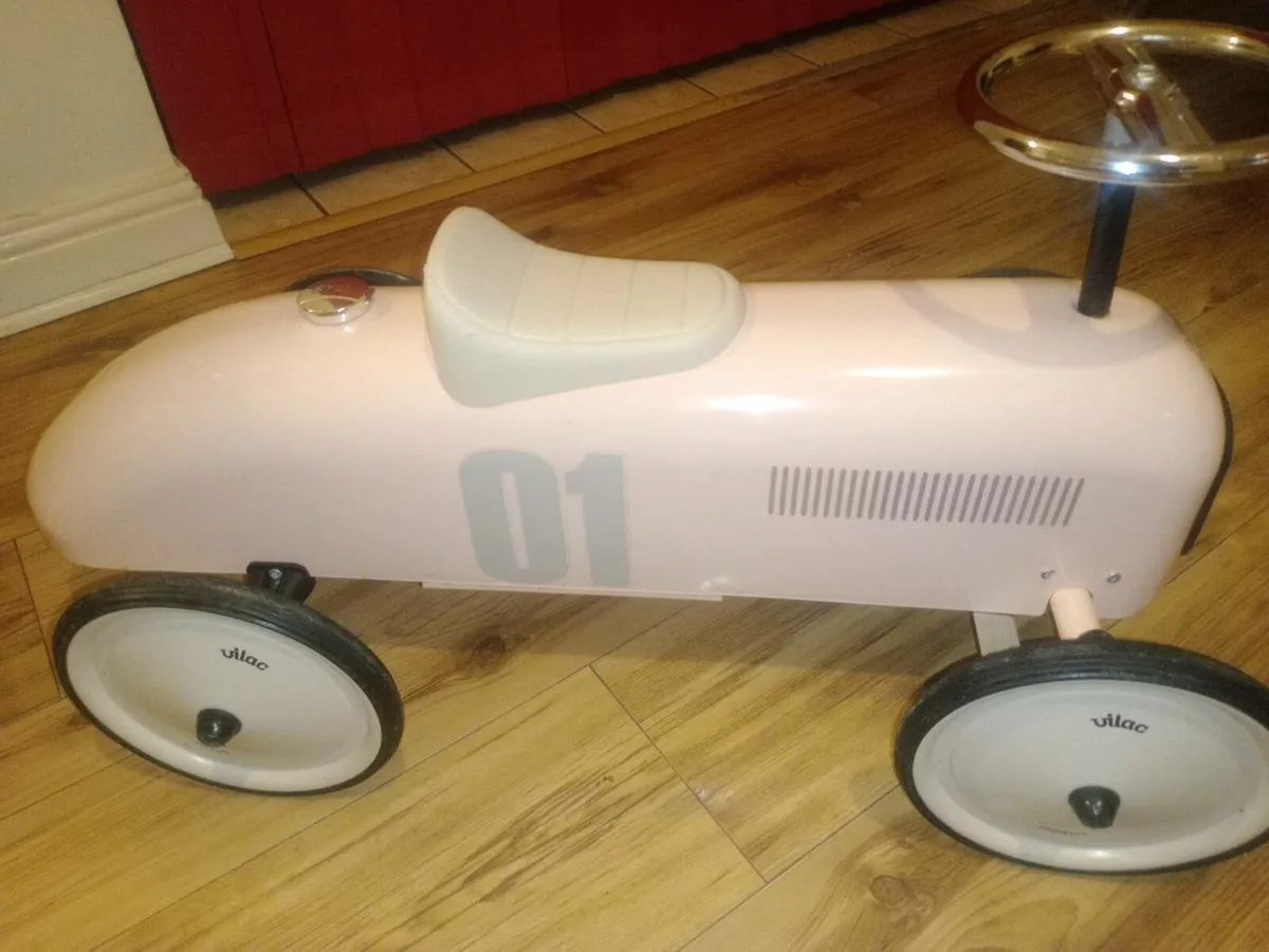 Vilic metal vintage car - Image 2