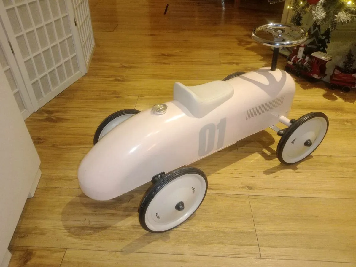 Vilic metal vintage car - Image 4