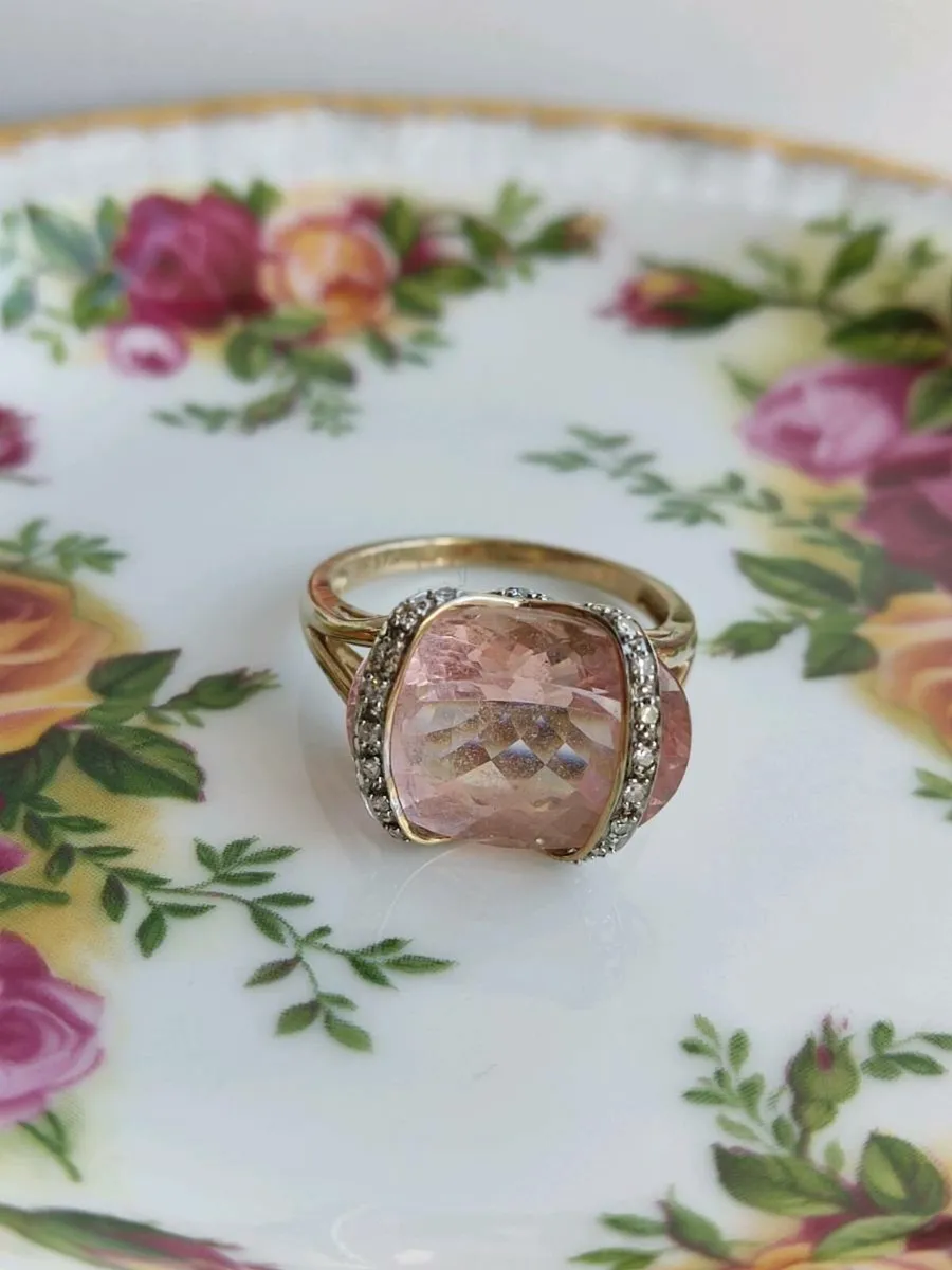 Vintage 9ct yellow Gold Rose Quartz & Diamond Ring - Image 3