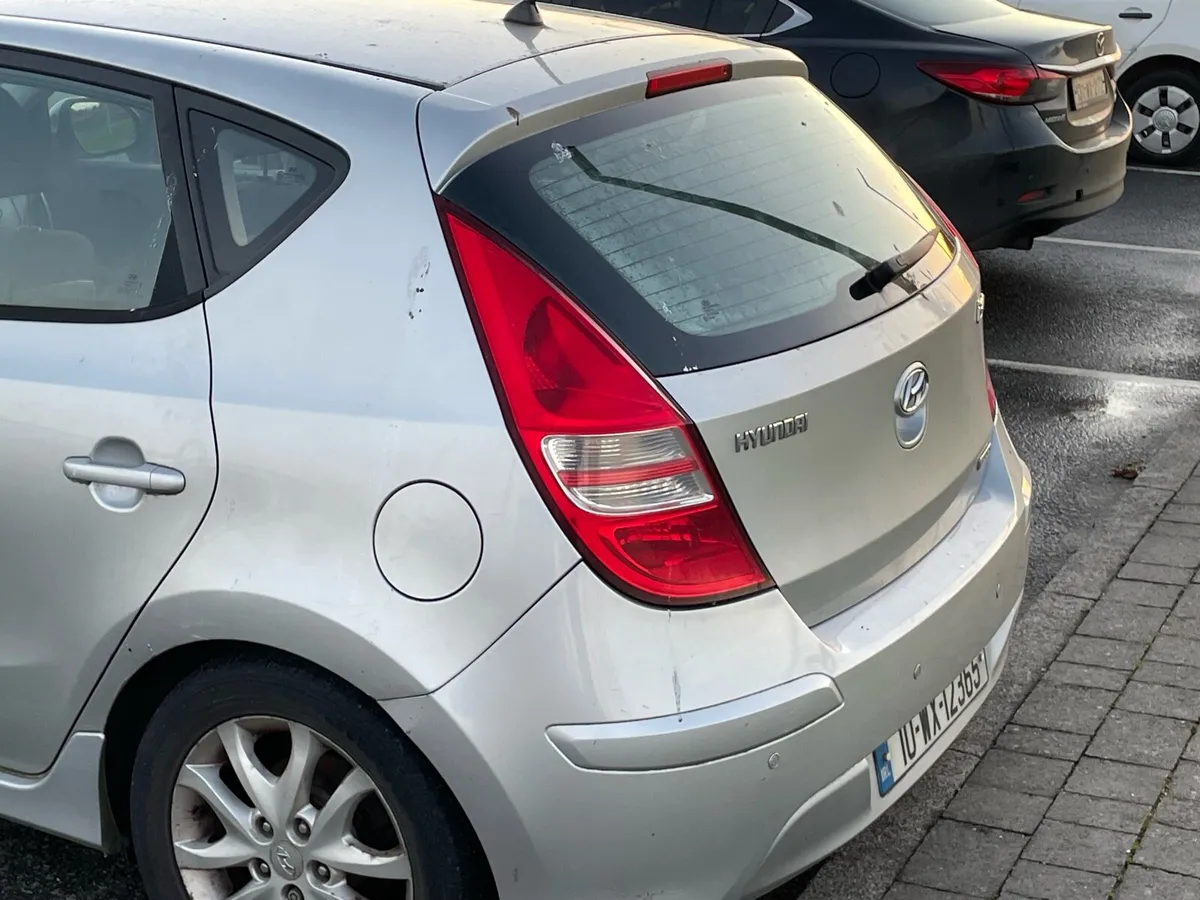 Hyundai i30 - Image 2