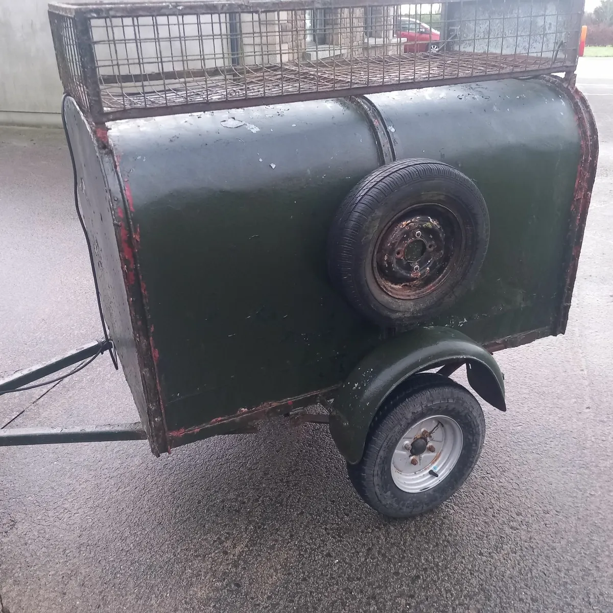 Dog Box - Image 1