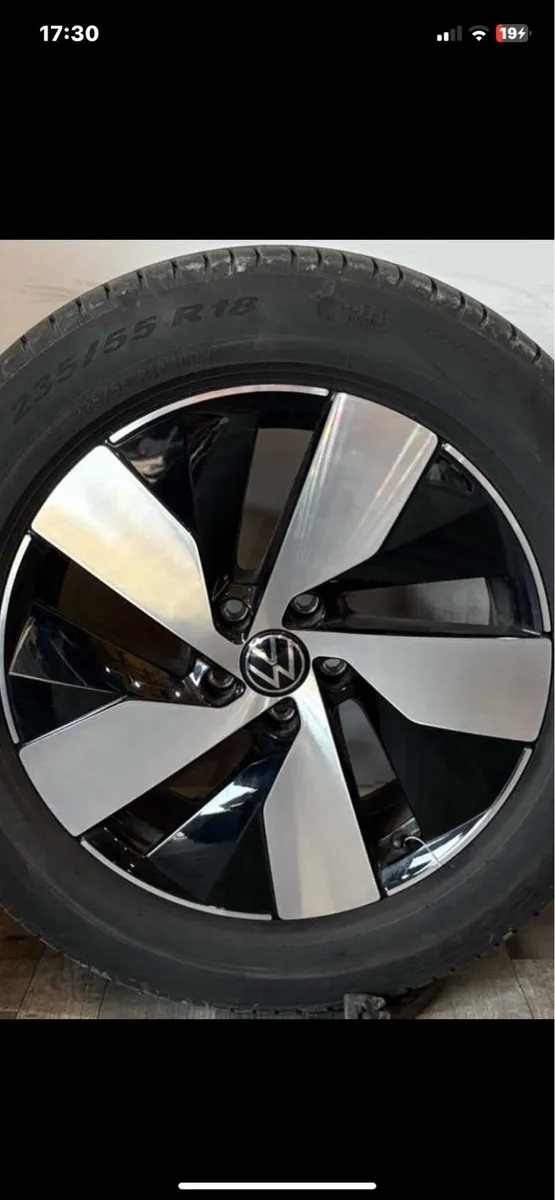 Volkswagen Tiguan Orignal Wheels - Image 3