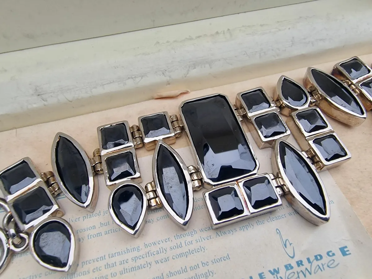 Newbridge jewellery. - Image 3