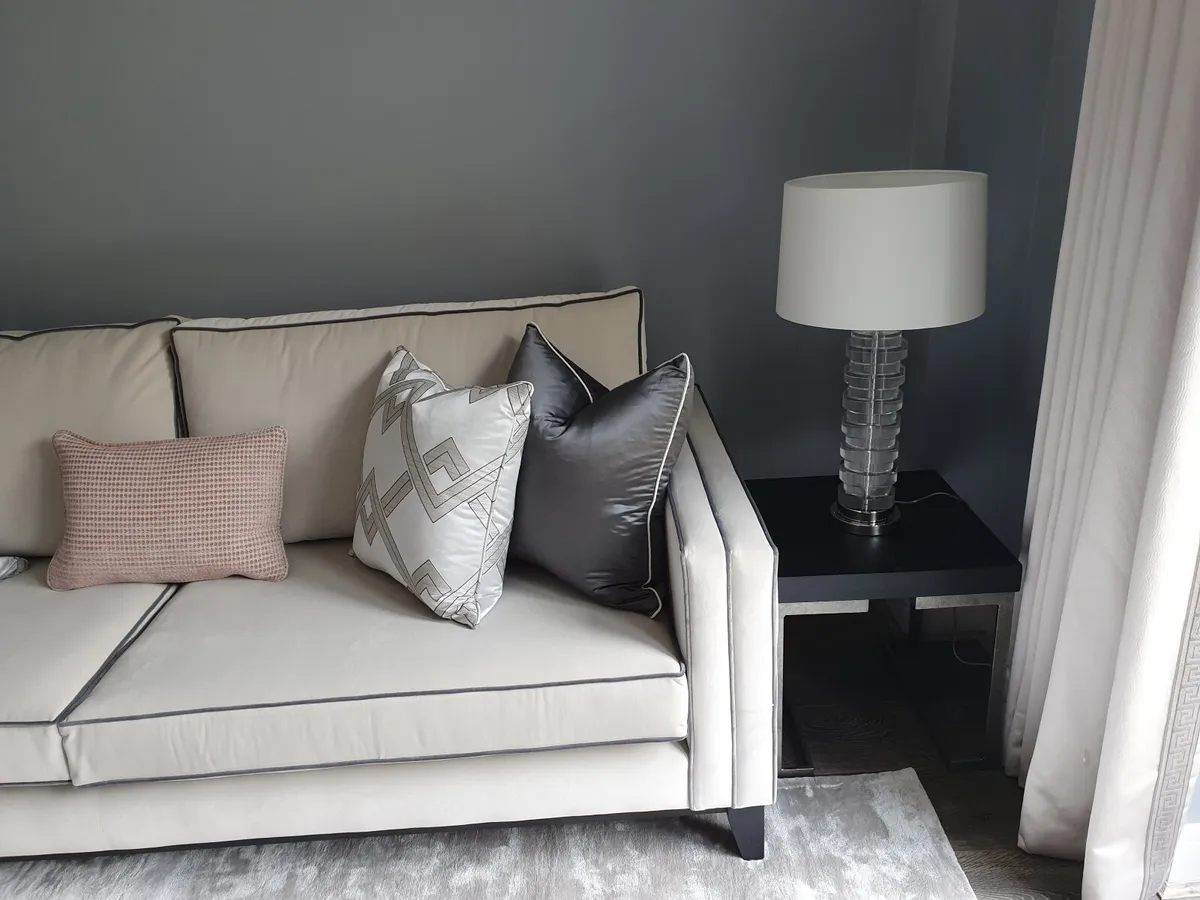 Ventura Bentley velvet sofa - Image 3