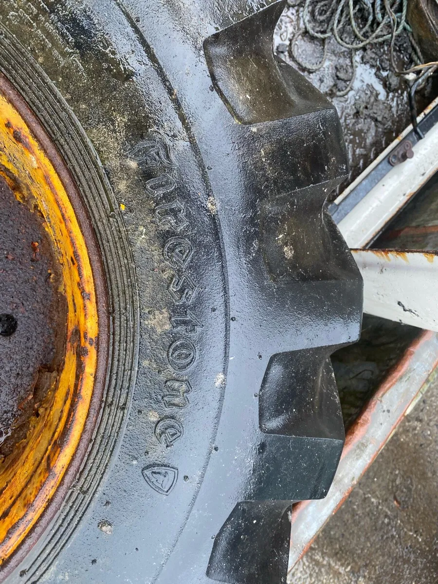 8/10 stud Wheels 15-19.5 - Image 2