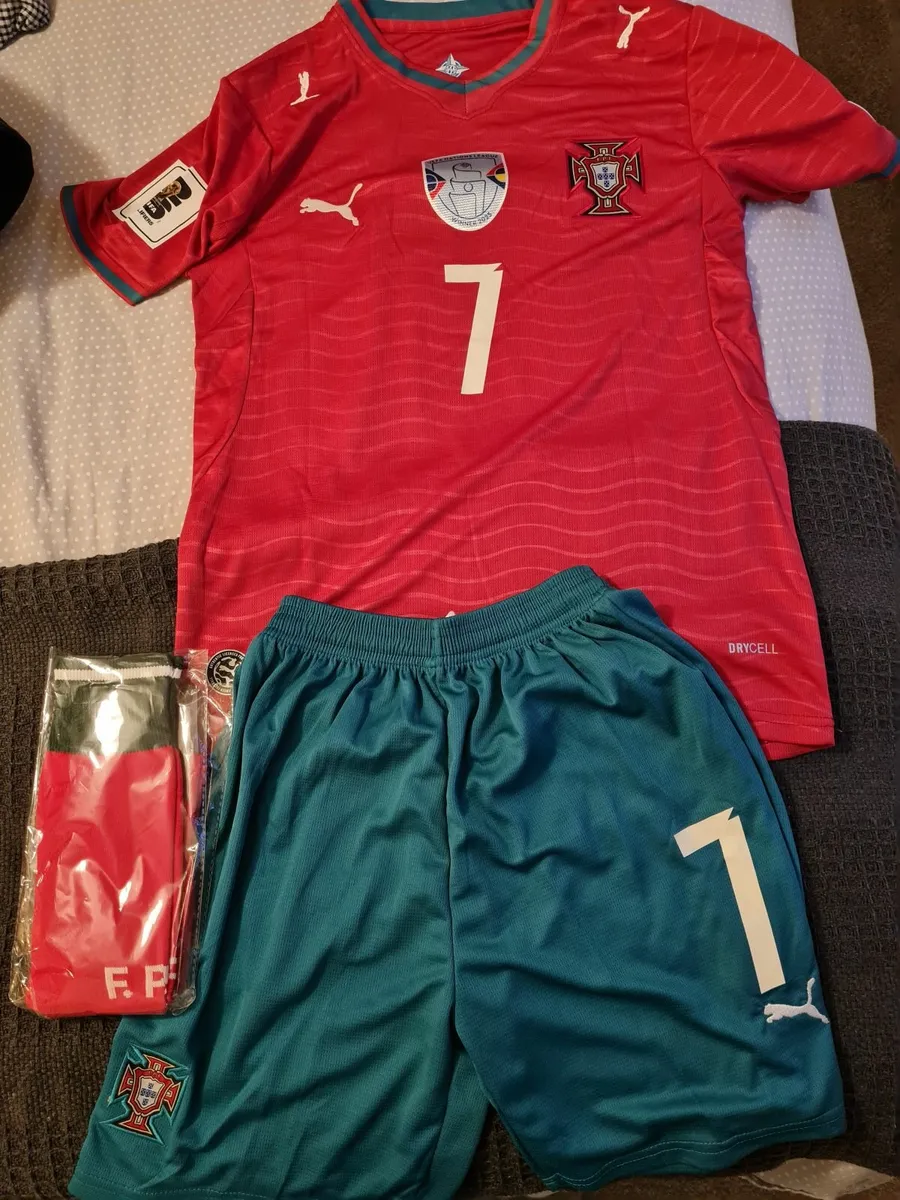 Portugal Soccer Jersey kit 26 - Image 1