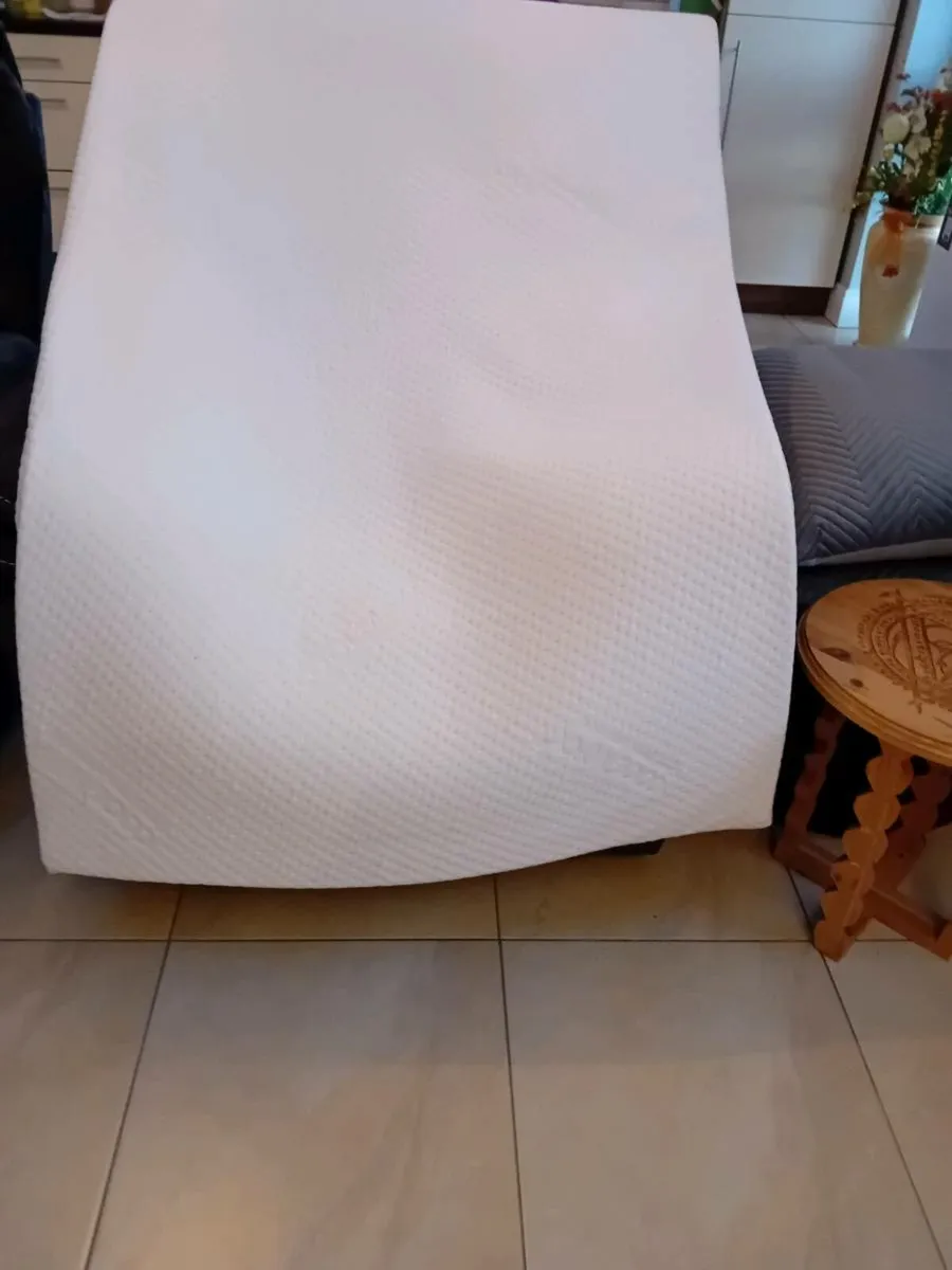 SINGLE MEMORY FOAM TOPPER FOR SINGLE BED AS NEW - Image 2
