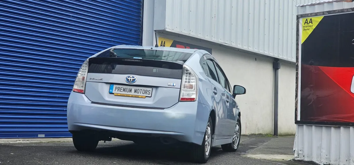 Toyota Prius - Image 4