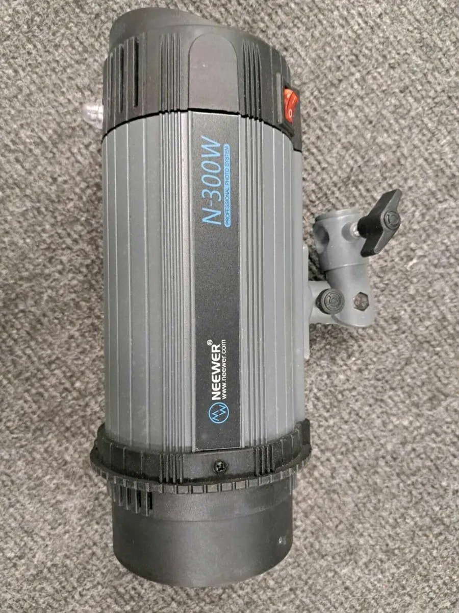 FLASH MONOLIGHT NEEWER N300W - Image 1