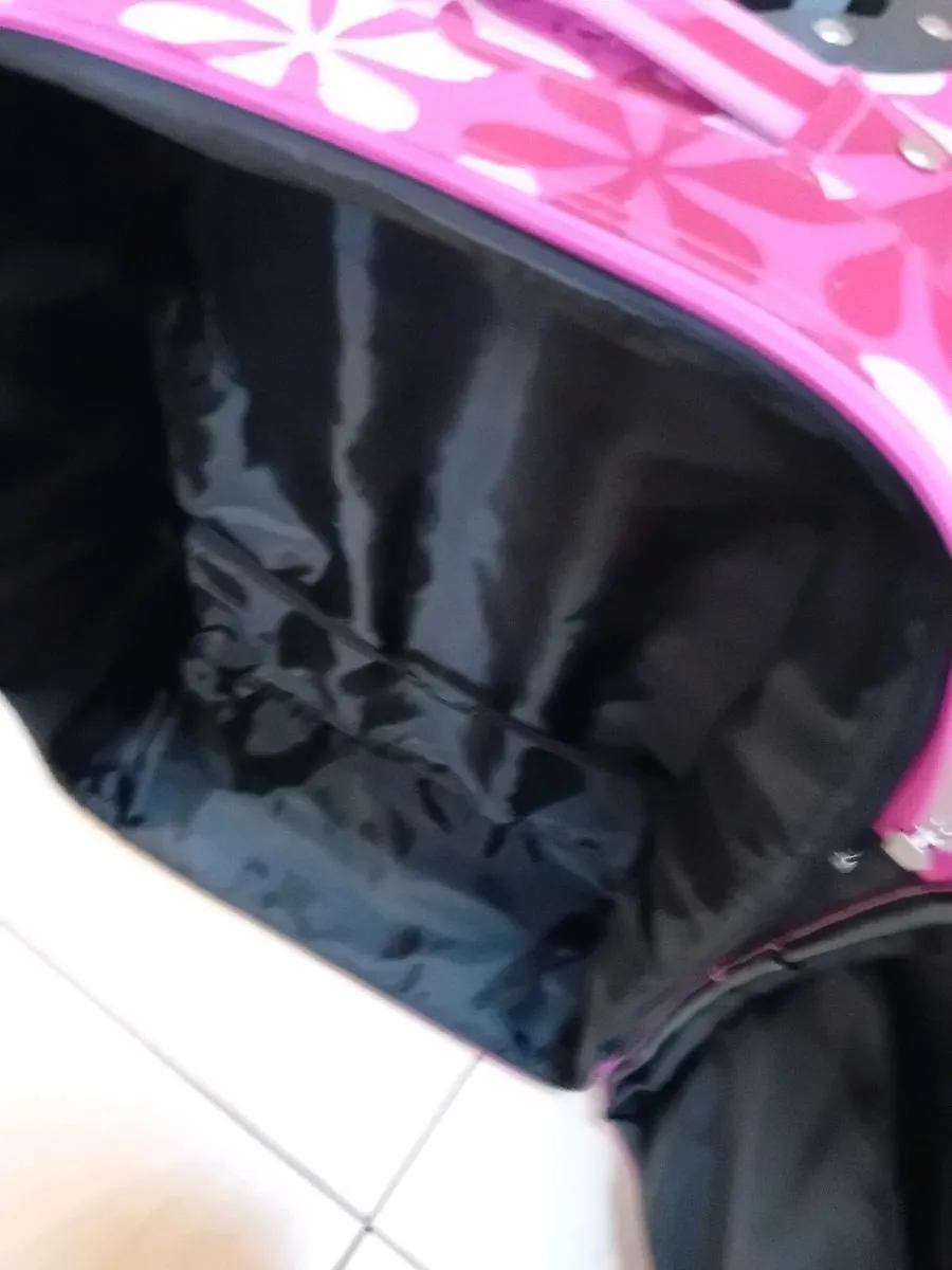 MEDIUM SIZE PINK SUITCASE - Image 2