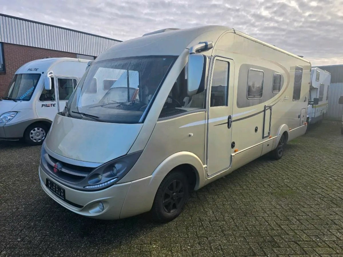 2014 BURSTNER AVIANO I727 ISLAND BED TAKE TRADE IN - Image 3