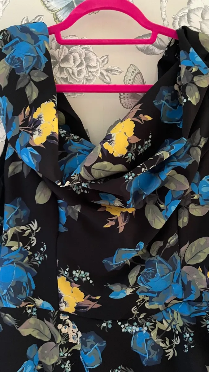 Women’s dress 16 - Image 3