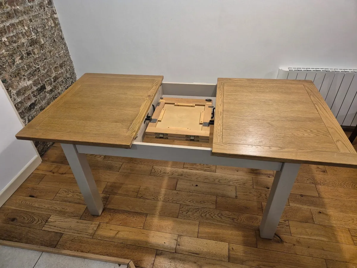 Solid wood extending kitchen table 6-8 seater - Image 2