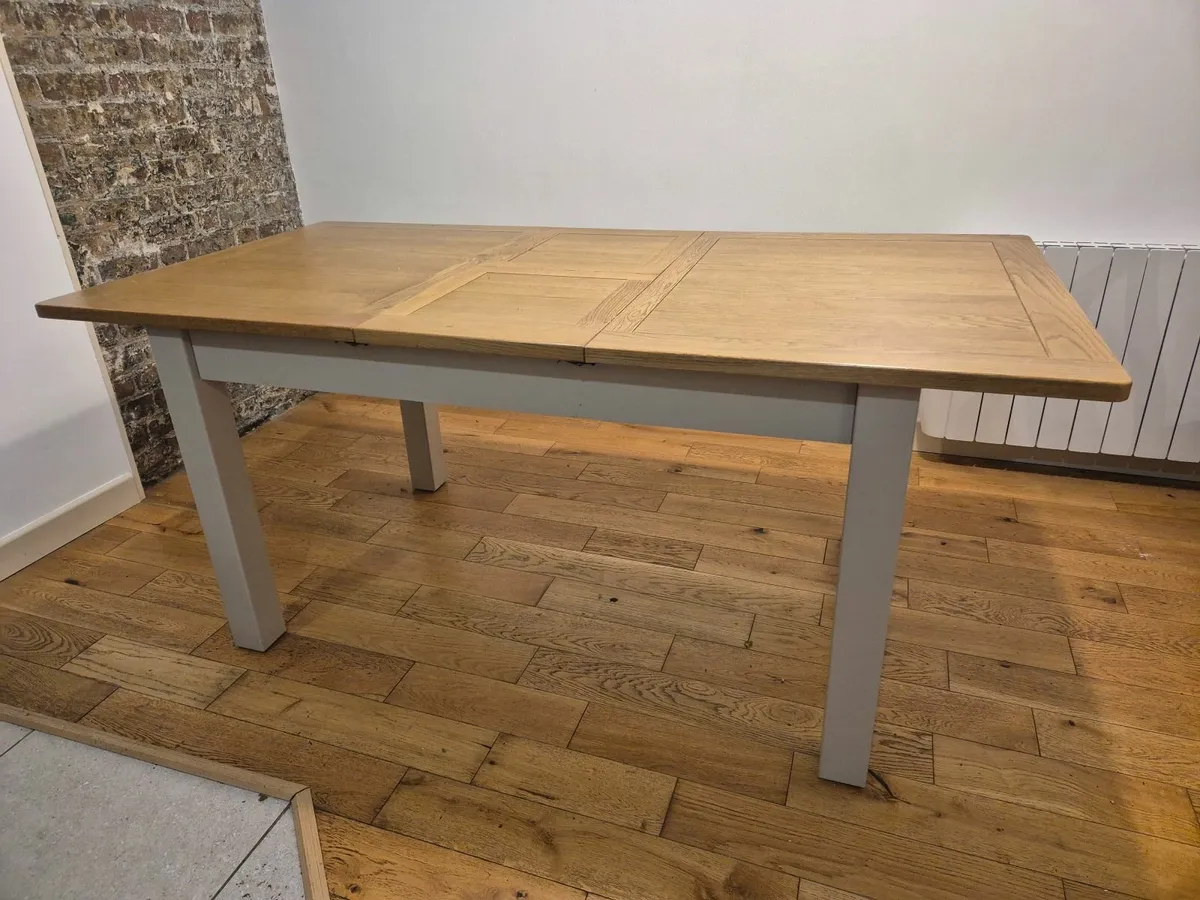Solid wood extending kitchen table 6-8 seater - Image 3