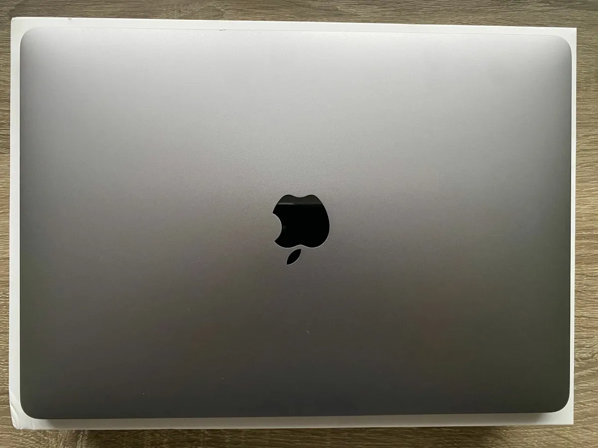 MacBook Pro 13" (2019) i7 | 16GB | 1TB - Image 3