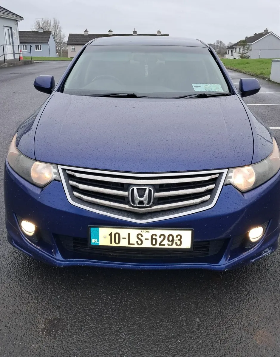 Honda Accord 2010 - Image 1