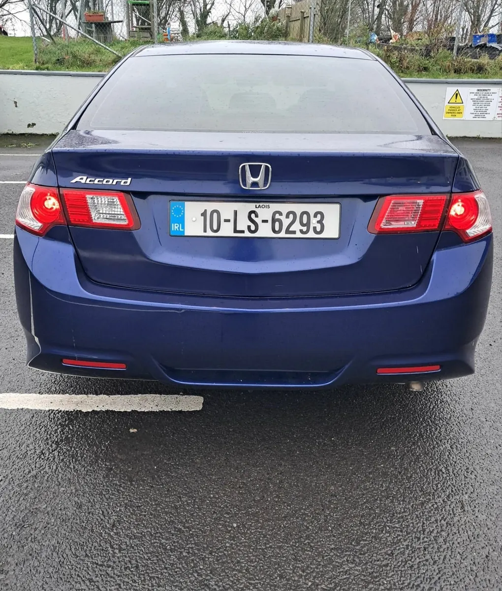Honda Accord 2010 - Image 3