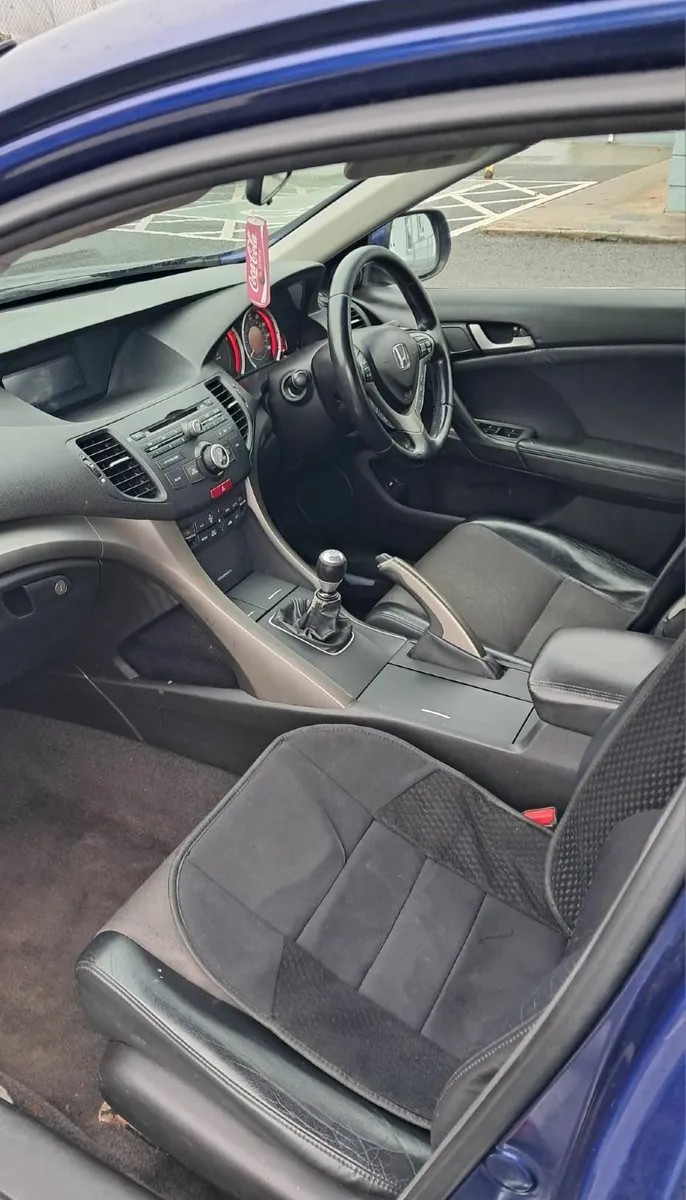 Honda Accord 2010 - Image 4