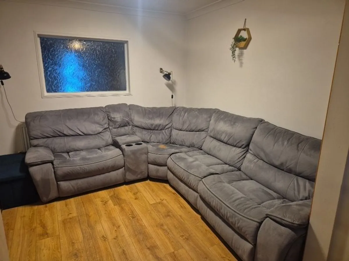 couch - Image 1
