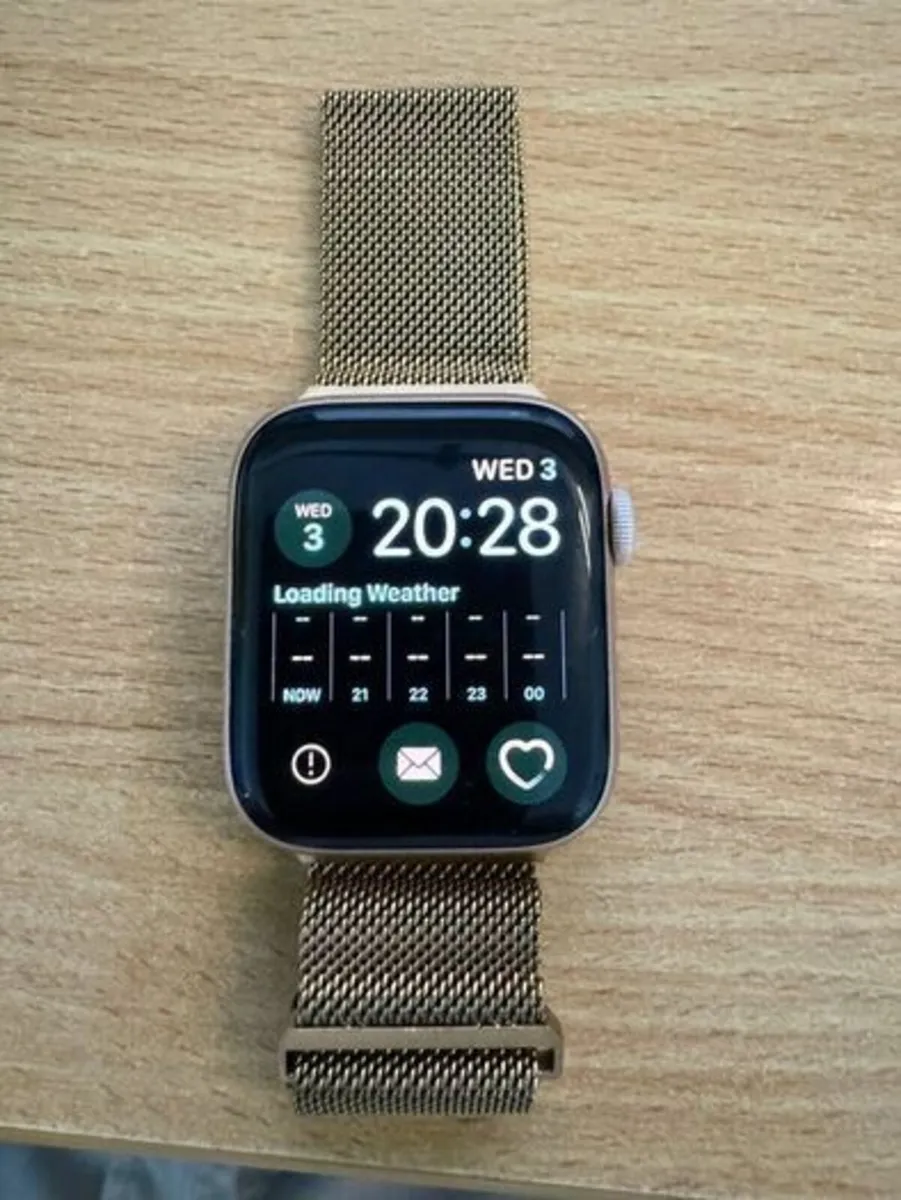 Apple Watch Series 6 - Rose Gold 46mm - Image 3