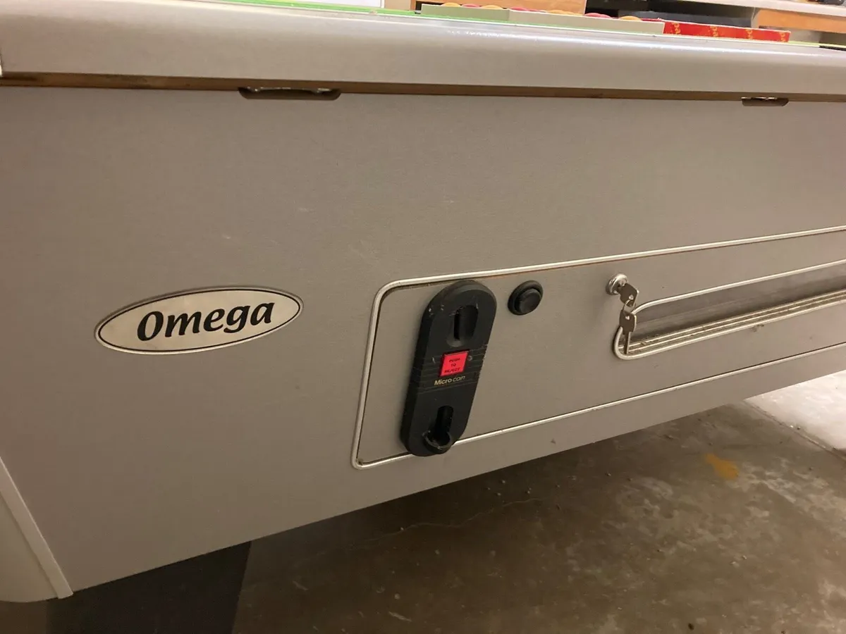 Pool table - Image 3