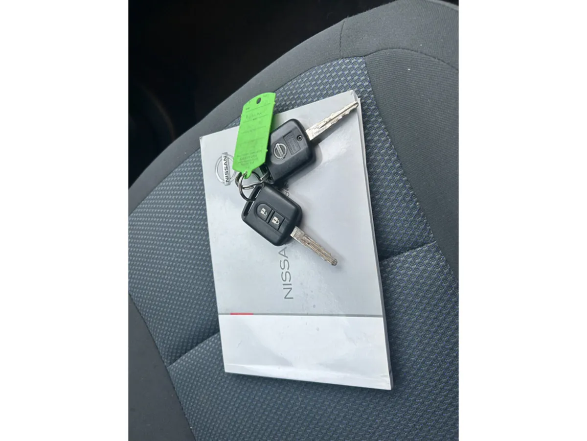 Nissan Qashqai AUTOMATIC///ORIGINAL IRISH CAR///BR - Image 4