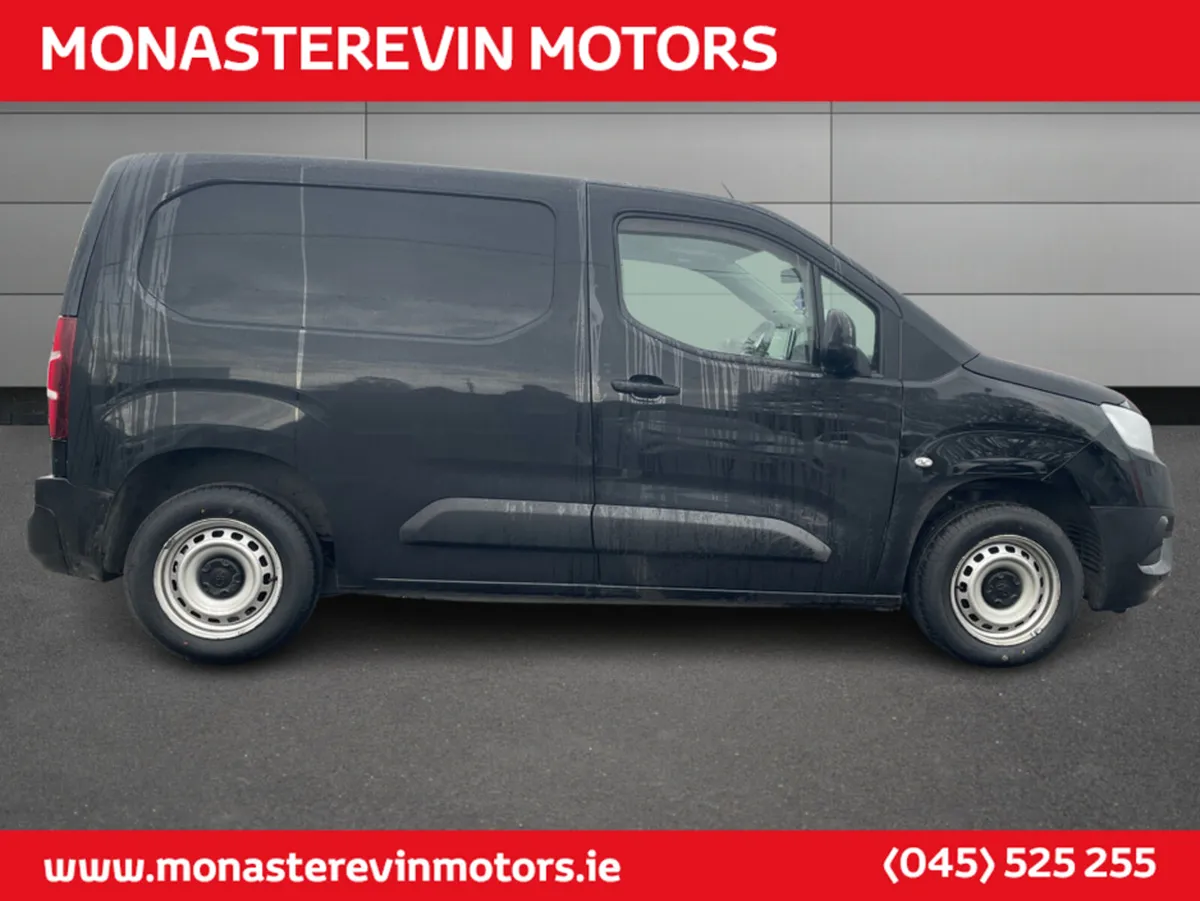 Toyota Proace CITY 1.5 GX SWB 650KG 3 3DR - Image 3