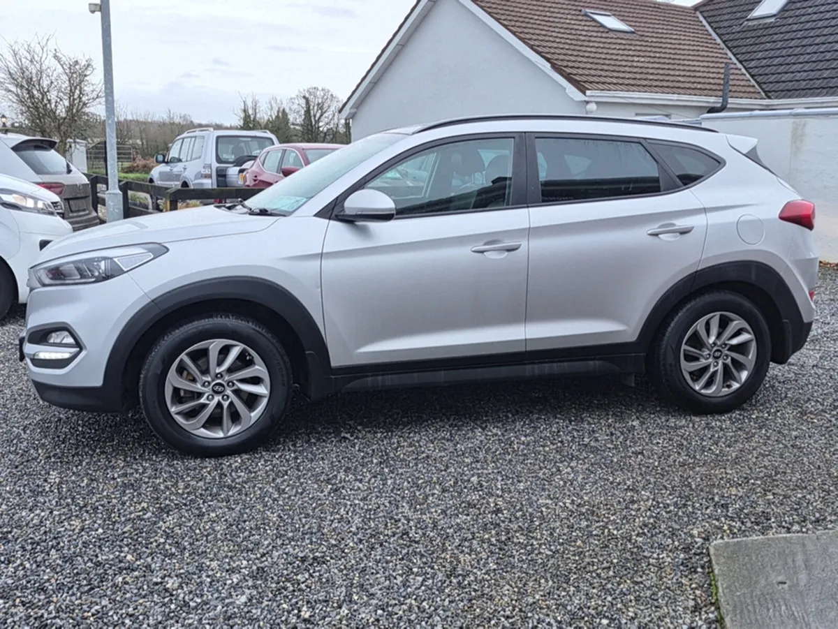 Hyundai Tucson Premium plus model - Image 3