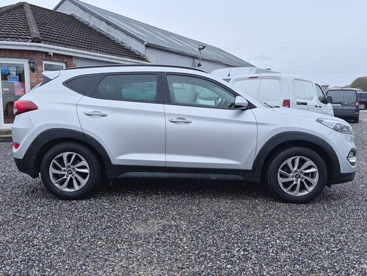 Hyundai Tucson Premium plus model - Image 4