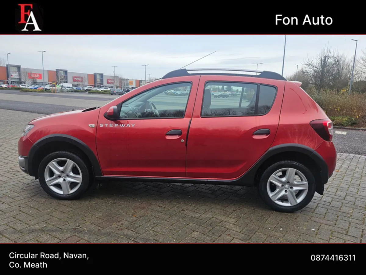 Dacia Sandero Stepway 1.5 DIESEL LAUREATE MODEL* N - Image 4