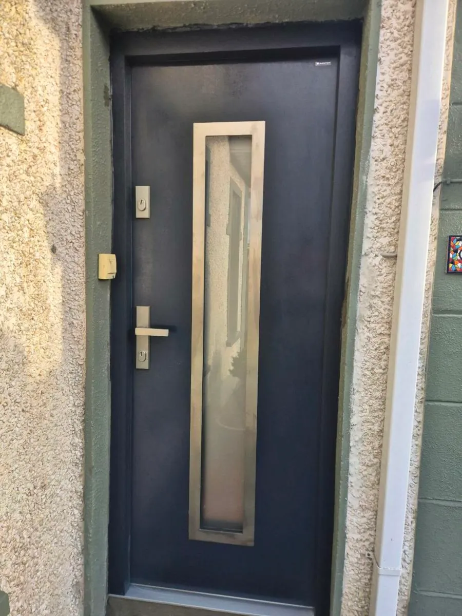 Front door & windows.  Sale and installation - Image 3