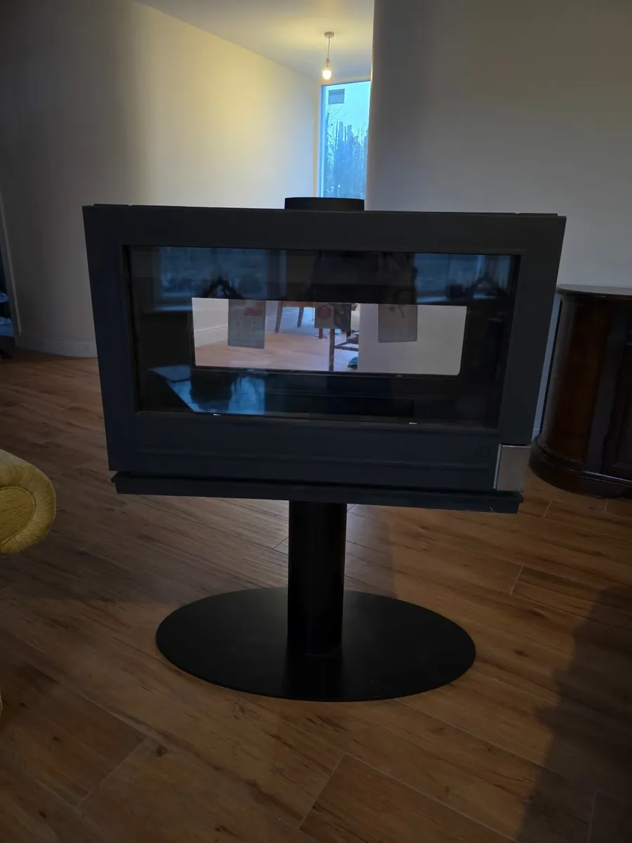 Double sided stove - Image 1