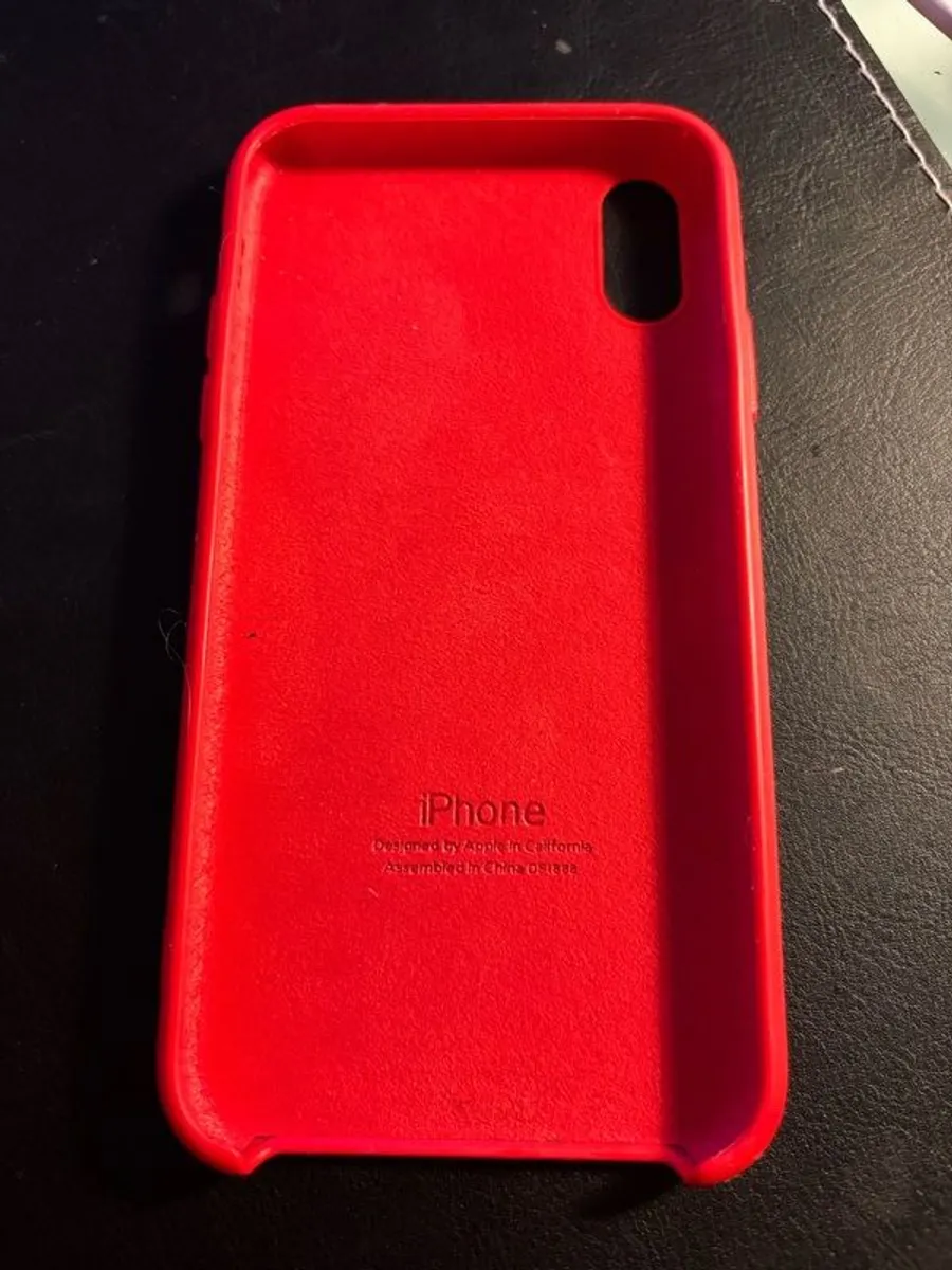 iPhone XR in coral - Image 2