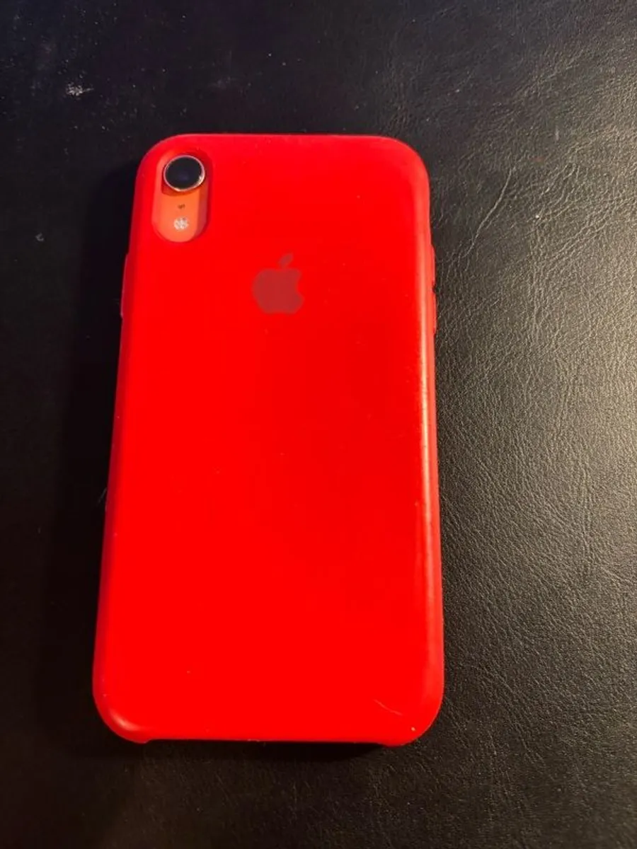 iPhone XR in coral - Image 4