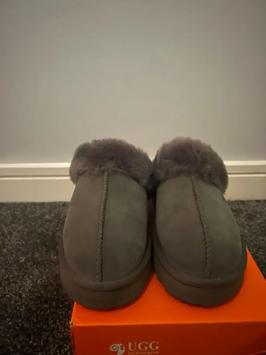 UGG slippers - Image 3