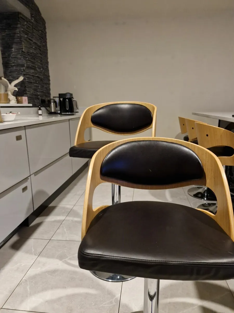 Breakfast Bar Stools. - Image 2