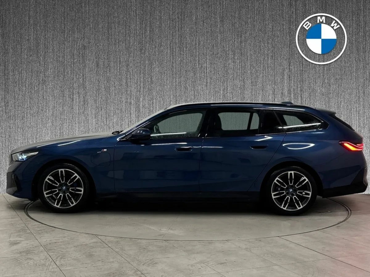 BMW 5-Series 530e Touring M Sport PHEV - Image 4