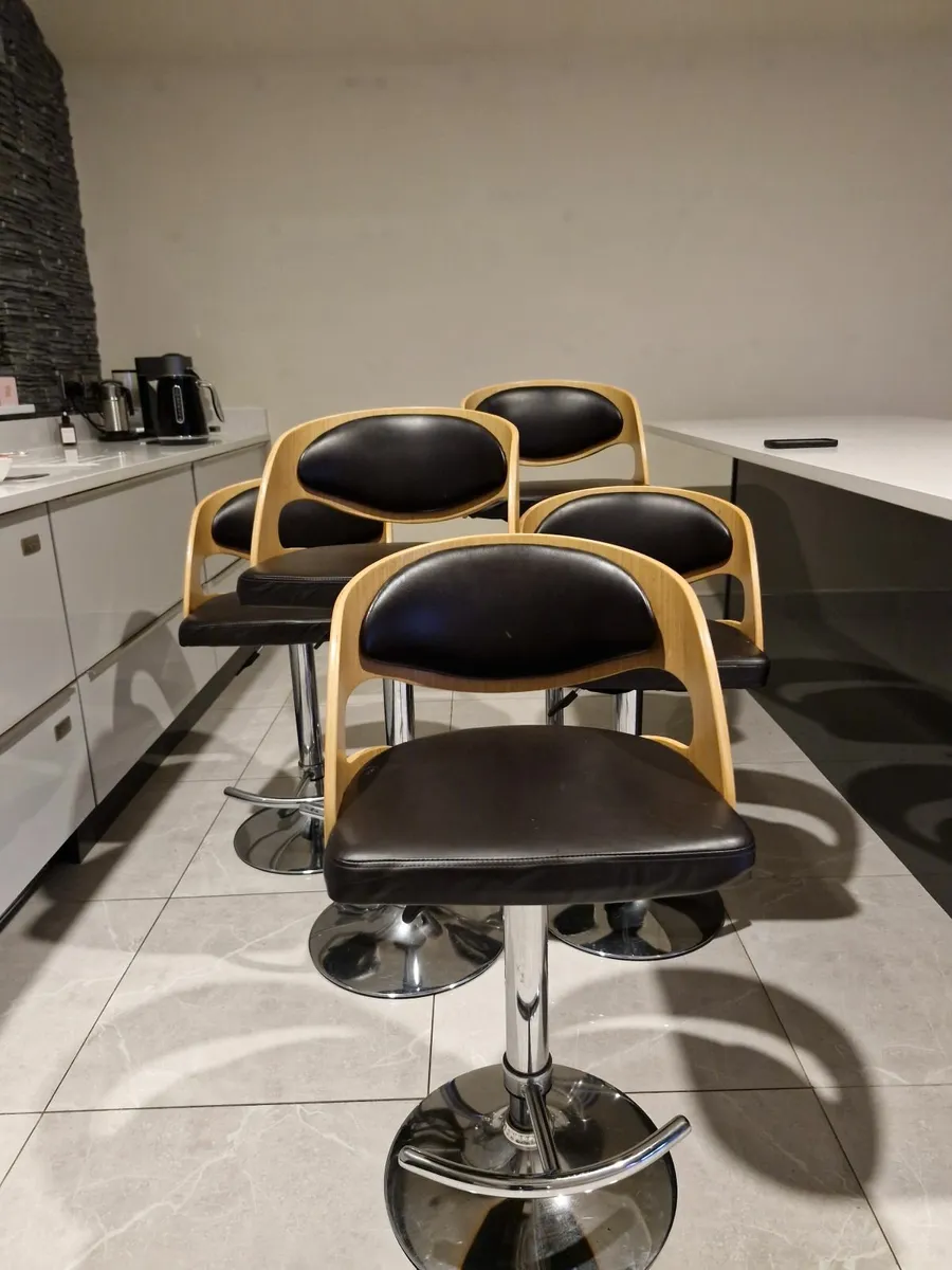 Breakfast Bar Stools. - Image 3